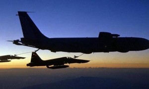 伊朗发动导弹攻击，一次重伤了美军5架空中加油机，幸存机队急撤欧洲基地