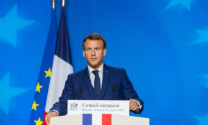 真的闹大了！法国总统马克龙大发雷霆：法军士兵遇袭身亡，绝对不能接受！