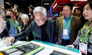 黄仁勋直说了：等美国用上最好的，把次点的卖到中国