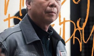 冯小刚官宣参演《流浪地球3》，网友：差点没认出来