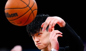 曾凡博谈重伤:除了腰伤 脑部也有一些严重的问题